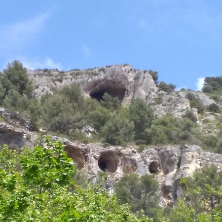 Maison Au Coeur De Fontaine De Vaucluse, Nichee Sur Le Rocher Et Surplombant La Sorgue מראה חיצוני תמונה