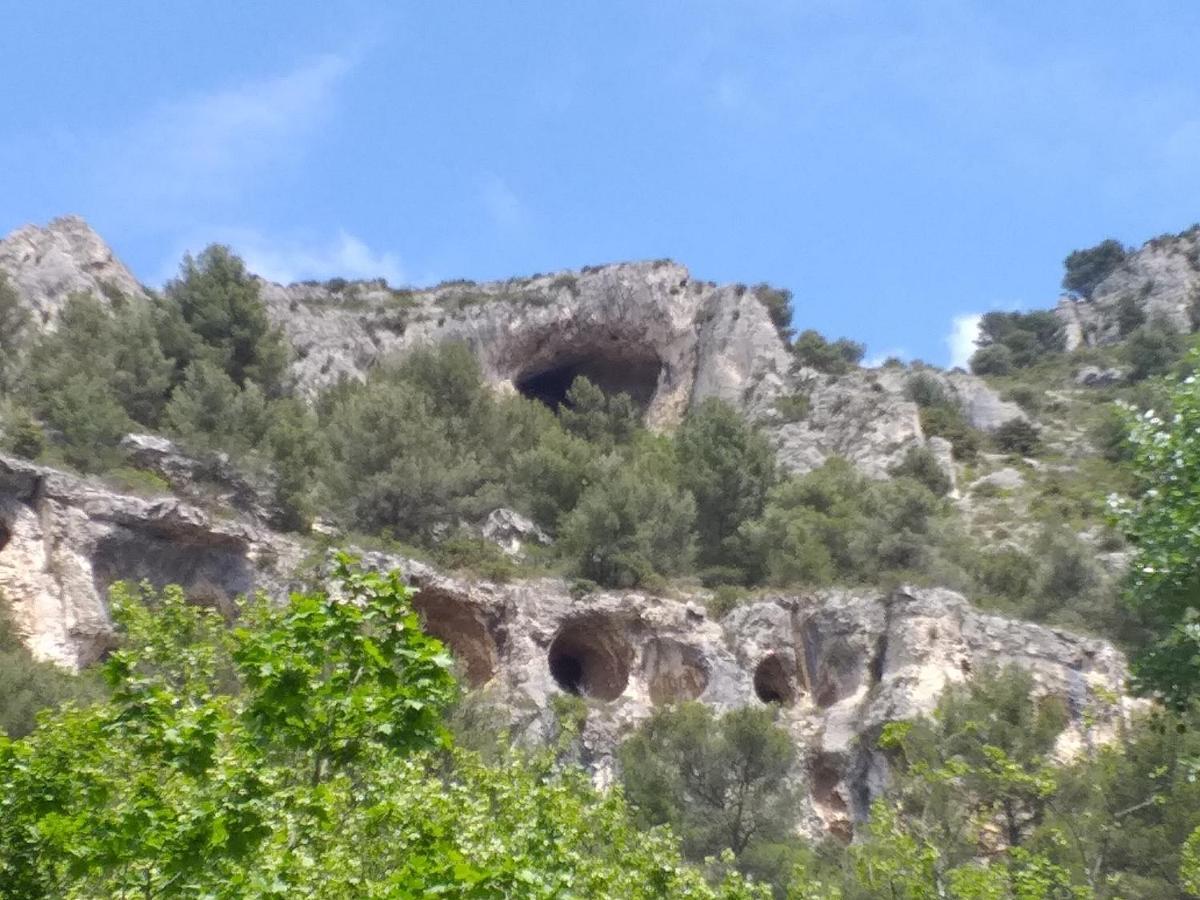 Maison Au Coeur De Fontaine De Vaucluse, Nichee Sur Le Rocher Et Surplombant La Sorgue מראה חיצוני תמונה
