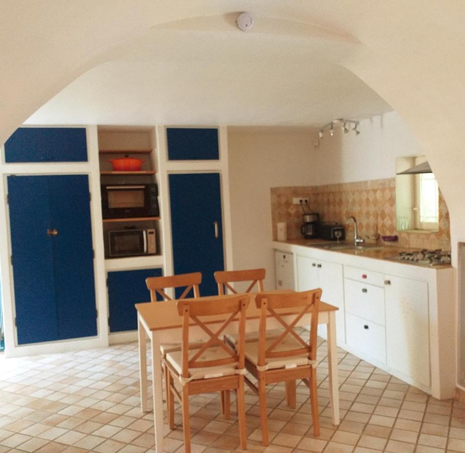 Maison Au Coeur De Fontaine De Vaucluse, Nichee Sur Le Rocher Et Surplombant La Sorgue מראה חיצוני תמונה