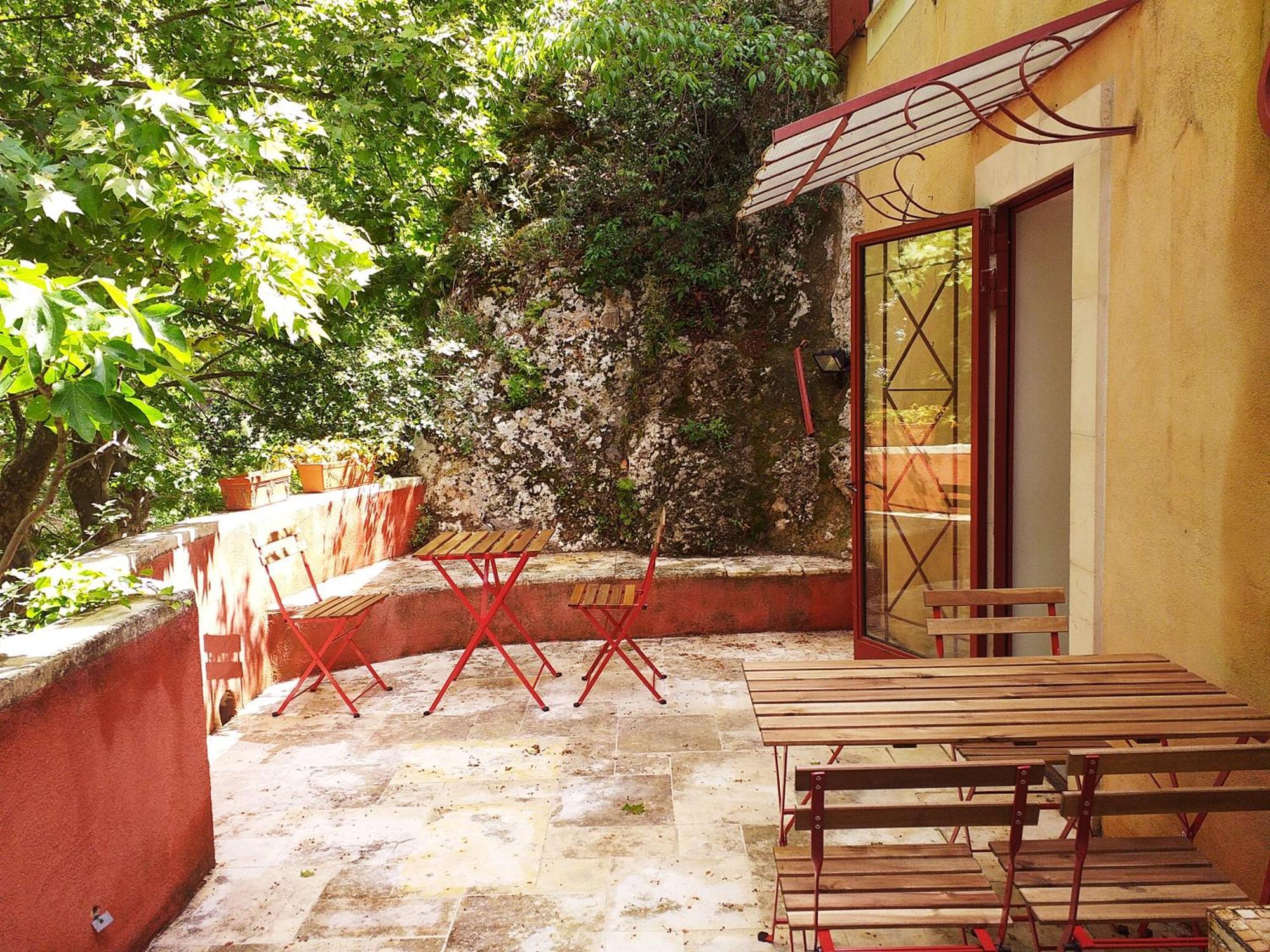 Maison Au Coeur De Fontaine De Vaucluse, Nichee Sur Le Rocher Et Surplombant La Sorgue מראה חיצוני תמונה